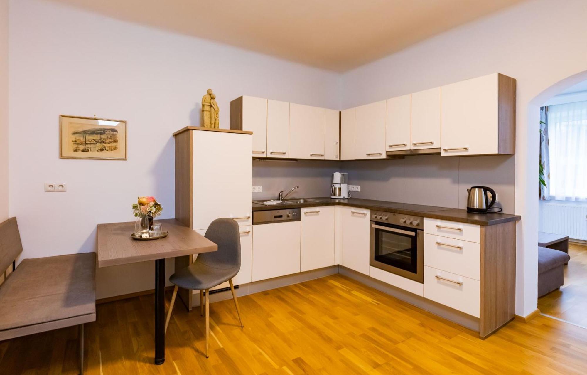 Apartmenthaus Pastner Am Teich Übelbach Buitenkant foto
