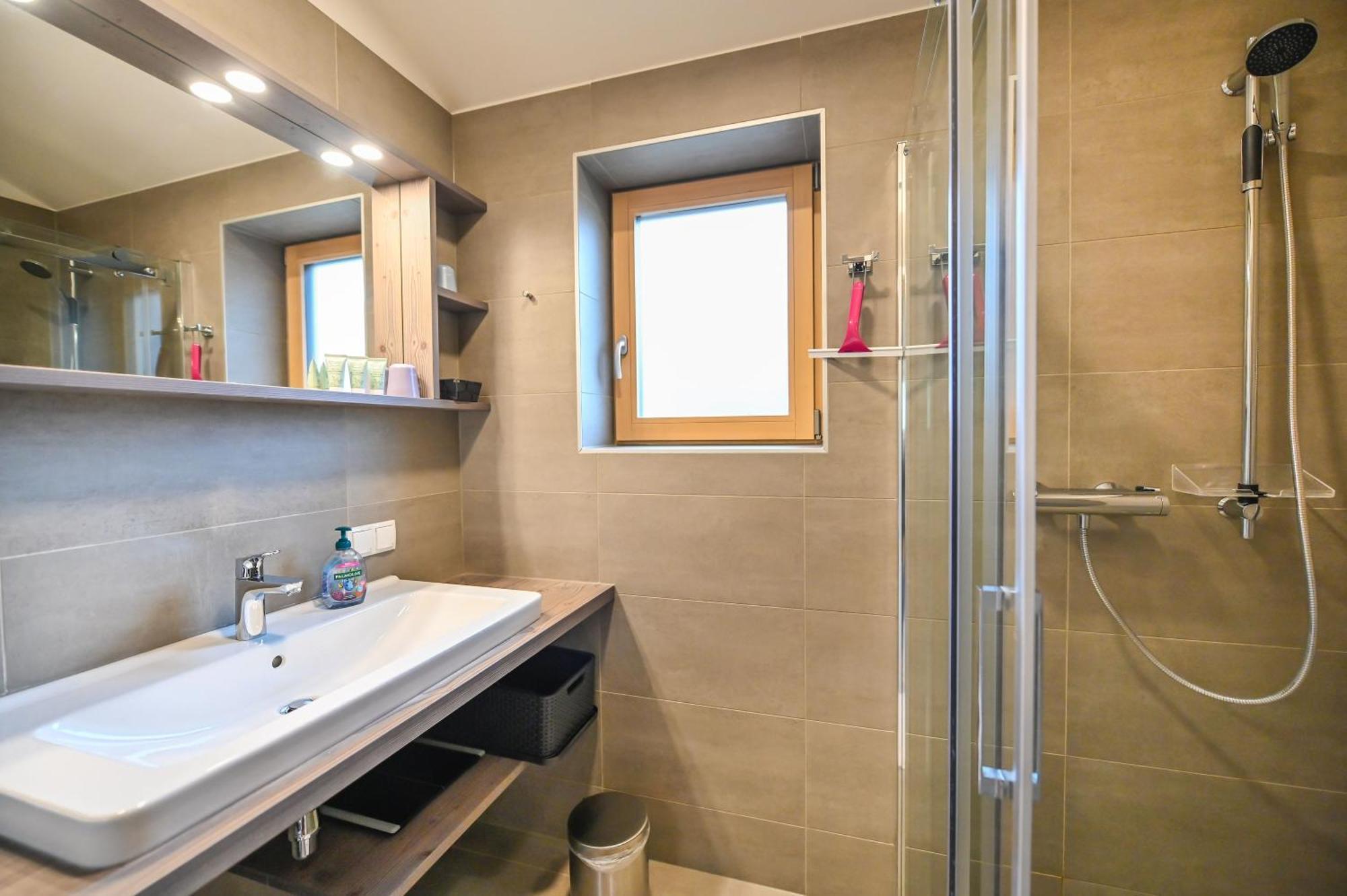 Apartmenthaus Pastner Am Teich Übelbach Buitenkant foto