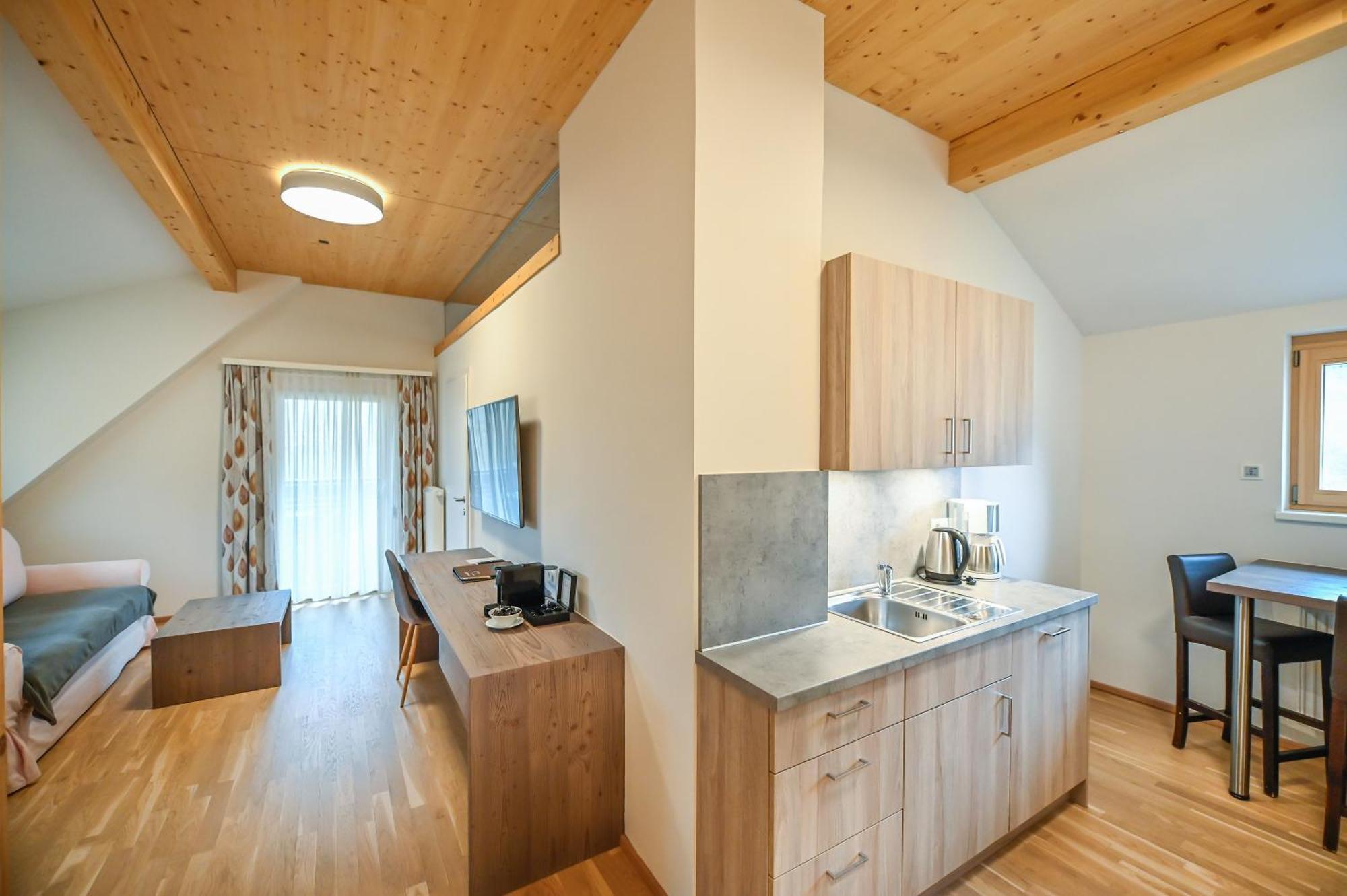 Apartmenthaus Pastner Am Teich Übelbach Buitenkant foto